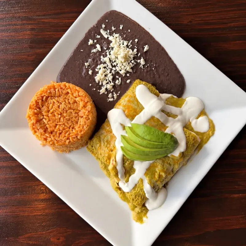Enchiladas verdes with rice and black beans